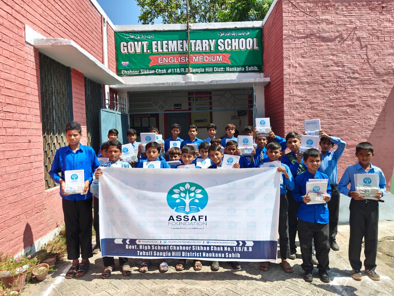 Students receiving supplies